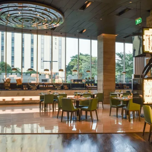 Delhi Railway Station _ Airport -- Hotel + Halfday